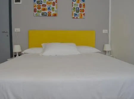 Spot 2* Varazze