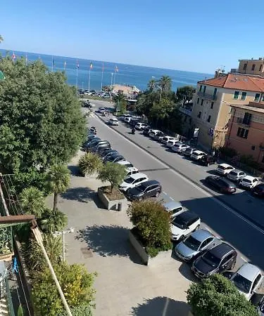 Ξενοδοχείο Spot 2*