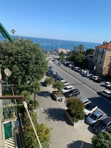 瓦拉泽斯波特酒店 酒店 瓦拉泽