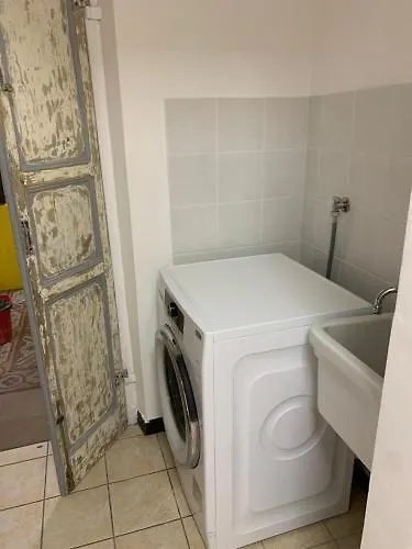 瓦拉泽斯波特酒店 瓦拉泽