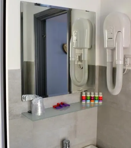 瓦拉泽斯波特酒店 酒店