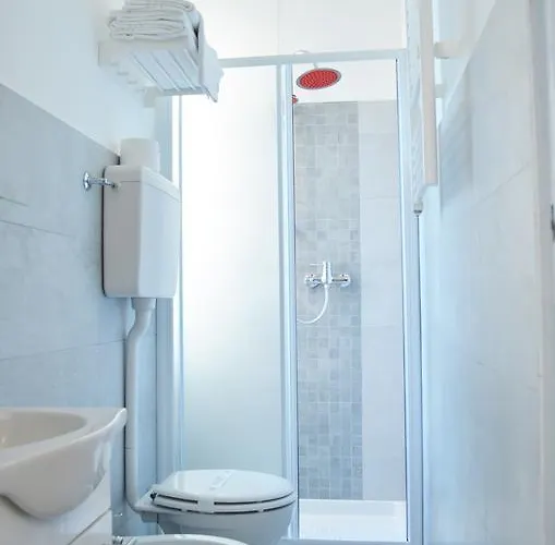 瓦拉泽斯波特酒店 瓦拉泽