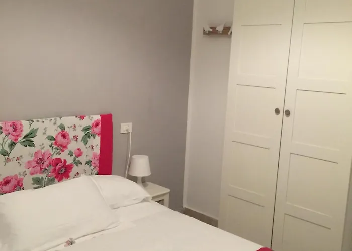 瓦拉泽斯波特酒店 2*