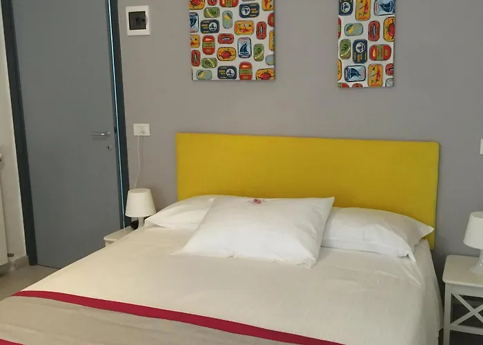 瓦拉泽斯波特酒店 酒店 瓦拉泽