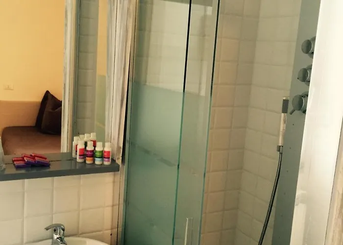 瓦拉泽斯波特酒店 酒店 瓦拉泽