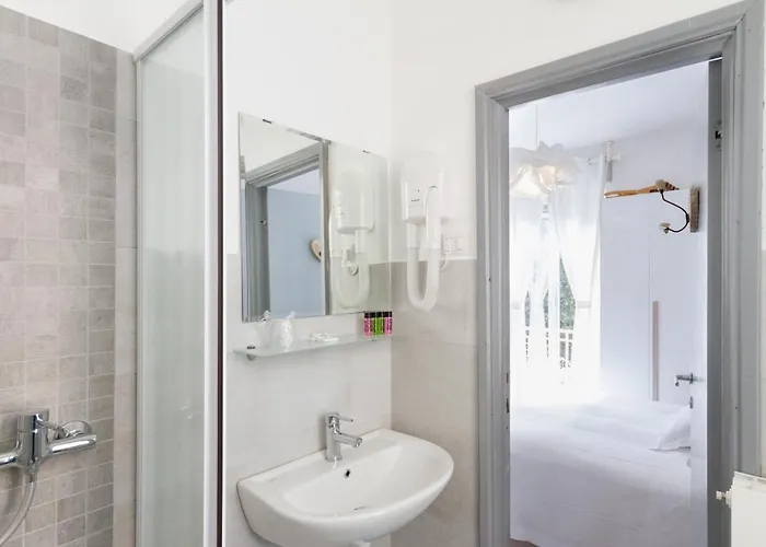 瓦拉泽斯波特酒店 瓦拉泽