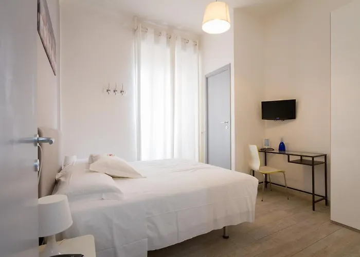 瓦拉泽斯波特酒店 2* 瓦拉泽